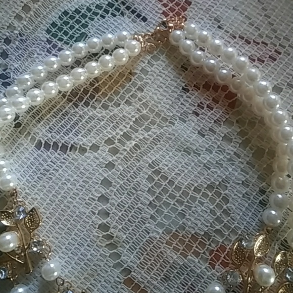 Flower & pearls necklace - Picture 5 of 7